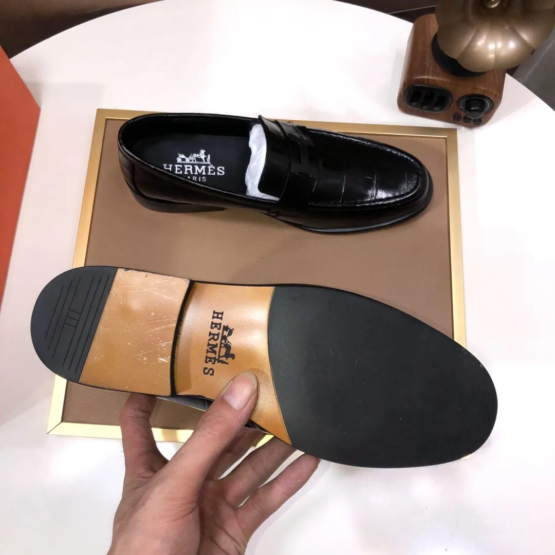 Men's shoes💰460💰[HERMES] (sheepskin lining)🍀Italian top luxury🍀He does not pursue novel styles and gorgeous colors, but attracts the favor of successful men with his flawless, elegant and classic style. Formal leather shoes This very comfortable, simple and stable style allows you to easily match any style! The pattern is absolutely 1:1 refined from the original case, and we strive for excellence in materials, imported cowhide + sheepskin lining💪💪💪extraordinary texture👍! .Black Brown Size: 38-45 (45 customized)